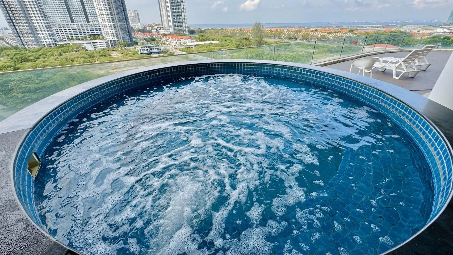 Georgetown Near Gurney And Straits Quay Seaview With Netflix And Washer Dryer Apartment George Town